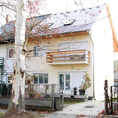 Fuer 8 Personen Ca 60 Qm In Siofok, Westungarn Plattensee - B57719 *