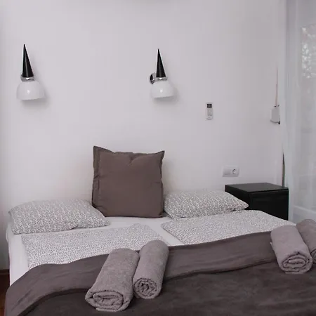 Fuer 8 Personen Ca 60 Qm In Siofok, Westungarn Plattensee - B57719 시오포크